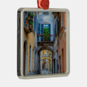 Narrow city street, Italië Metalen Ornament (Rechts)
