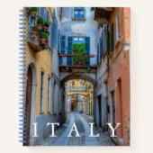 Narrow city street, Italië Notitieboek (Voorkant)