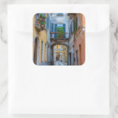 Narrow city street, Italy Vierkante Sticker (Tas)
