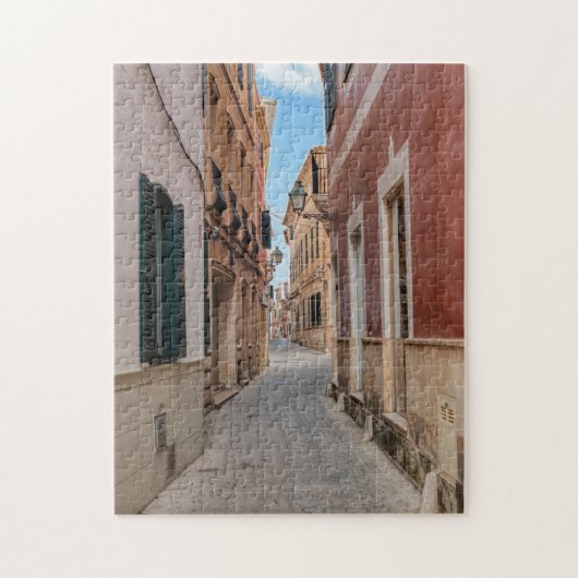 Narrow street in Ciutadella - Menorca, Spanje Legpuzzel (Verticaal)