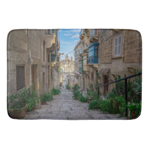 Narrow street in Malta Badmat