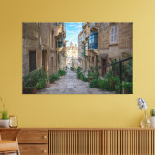 Narrow street in Malta Canvas Afdruk (Insitu (Woonkamer))