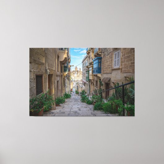 Narrow street in Malta Canvas Afdruk (Voorkant)