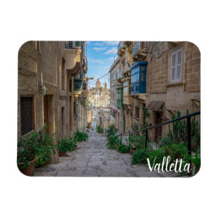 Narrow street in Malta Magneet