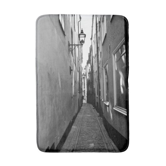 Narrow street in Stockholm Badmat (Voorkant Verticaal)