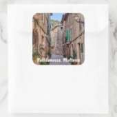 Narrow street in Valldemossa, Mallorca Vierkante Sticker (Tas)