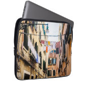 Narrow street in Venice Laptop Sleeve (Voorkant Rechts)
