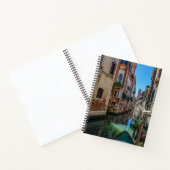 Narrow street met kanaal in Venetië Notitieboek (Binnen)
