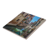 Narrow street met kanaal in Venetië Tegeltje (Zijkant)