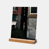 Narrow venetian alleyway (2024) acryl bord (Hoek)