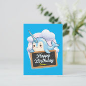 Narwal met happy birthday schoolbord briefkaart (Staand voorkant)