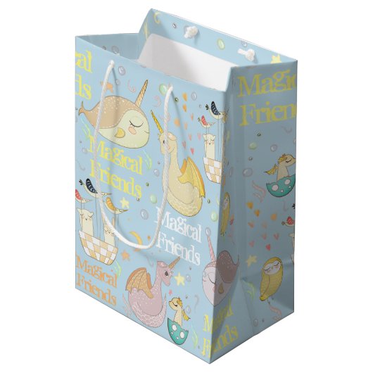 Narwhal en Dragon Friends Baby Blue Aangepast kind Medium Cadeauzakje (Voorkant Gekanteld)