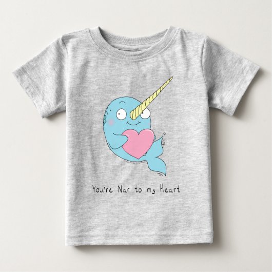 Narwhal Hugging a Heart Baby T-shirt (Voorkant)