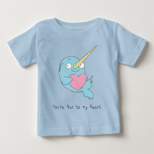 Narwhal Hugging a Heart Baby T-shirt (Voorkant)
