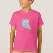 Narwhal Hugging a Heart Boy's Kind T-shirt (Voorkant)