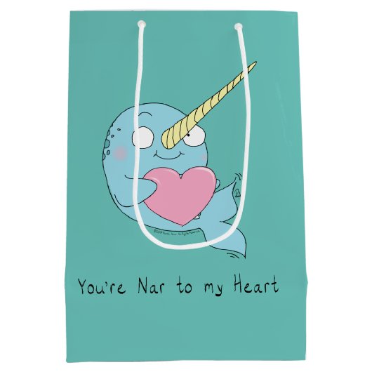 Narwhal Hugging Heart Valentijn's Day Gift Bag Medium Cadeauzakje (Achterkant)