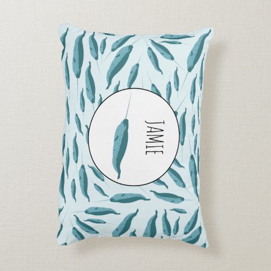 Narwhal in Blue Ocean Pattern Accent Kussen (Achterkant (Verticaal))