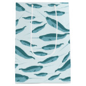 Narwhal in Blue Ocean Pattern Medium Cadeauzakje (Achterkant)