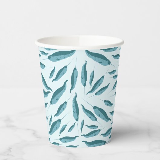 Narwhal in Blue Ocean Pattern Papieren Bekers (Links)