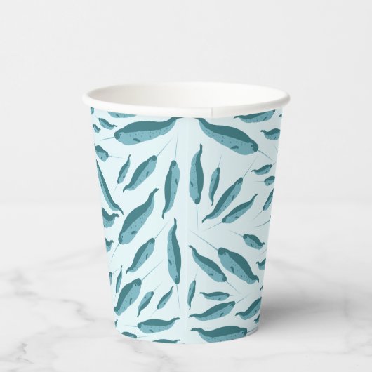 Narwhal in Blue Ocean Pattern Papieren Bekers (Rechts)