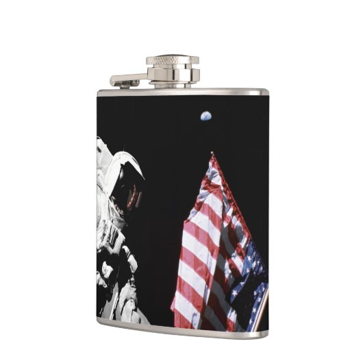 NASA Apollo 17 Astronaut Flag Earth Moon Foto Heupfles (Links)