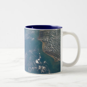 NASA Earth Limb genomen door Space Shuttle Columbi Tweekleurige Koffiemok