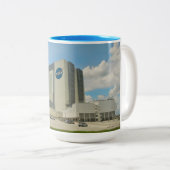 NASA Kennedy Space Center Tweekleurige Koffiemok (Voorkant rechts)