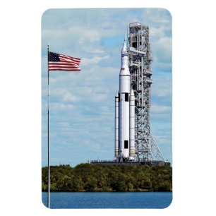 NASA SLS Space Launch System Rocket Launchpad Magneet