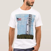 NASA SLS Space Launch System Rocket Launchpad T-shirt (Voorkant)