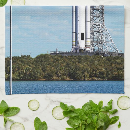 NASA SLS Space Launch System Rocket Launchpad Theedoek (Gevouwen)