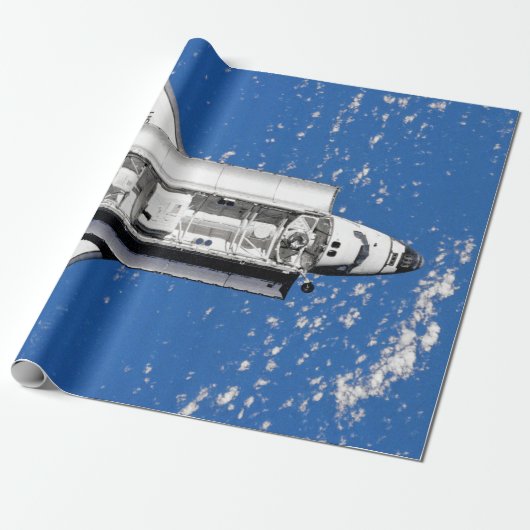 NASA Space Shuttle Discovery in de baan om de aard Cadeaupapier (Uitgerold)
