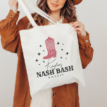 Nash Bash Nashville Cowgirl Bachelorette Party Tote Bag<br><div class="desc">Welkom vrienden op uw disco cowgirl of western thema vrijgezellenweekend met deze schattige gepersonaliseerde canvas tassen. Het ontwerp is voorzien van een stoffige rozen roze cowboylaarzen met daaronder "Nash Bash". Maak het van jou door de naam van de bruid in script en het jaar in Romeinse cijfers toe te voegen....</div>
