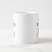 Nasty vrouwen lopen grote koffiekop (Voorkant)