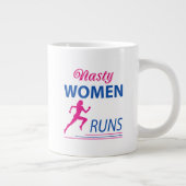 Nasty vrouwen lopen grote koffiekop (Rechts)