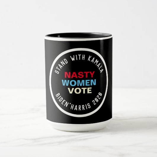 Nasty Vrouwen stemmen voor Kamala Mok (Midden)