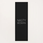 "Nasty Woman" witte letters zwart Yogamat (Achterkant)