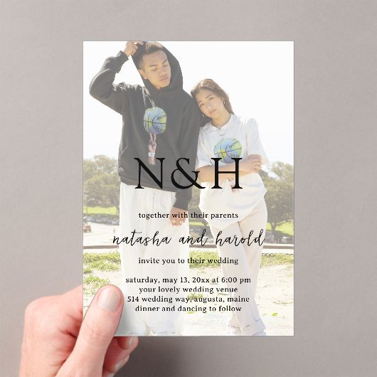 Natasha Foto Monogram Moderne bruiloft Acryl Uitnodigingen (Insitu (Draagbaar))