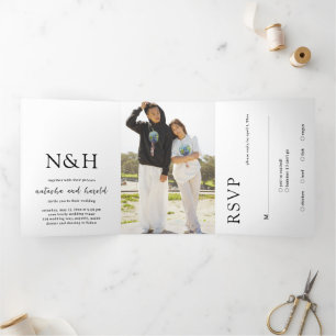 Natasha Foto Monogram Moderne bruiloft Drieluik Uitnodiging