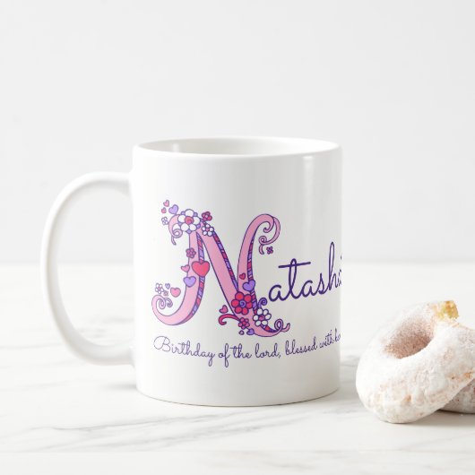 Natasha-naam die gepersonaliseerde N-monogram-mok  Koffiemok (Met donut)