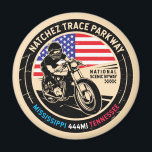 Natchez Trace Parkway National Schilderachtig Bywa Magneet<br><div class="desc">Natchez Trace Parkway,  gedaan in een ,  in nood verkerend symbool. Het is een beroemde All American Road die gevonden wordt in Mississippi,  Alabama en Tennessee.</div>