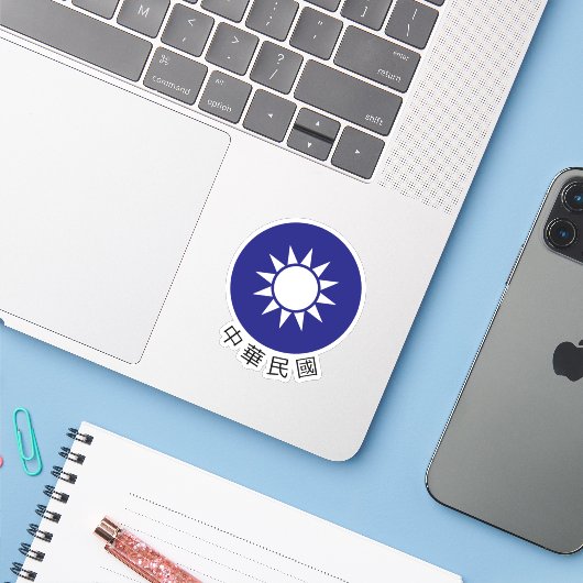 Nationaal Embleem van Taiwan (met de naam onderaan Sticker (Laptop met iPhone)