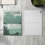 Nationaal park Alaska Vintage Lake Clark Briefkaart<br><div class="desc">Vectorkunstontwerp van Lake Clark. Het park is een land van verbluffende schoonheid. Vulkaanstoom,  zalmrun,  beren foerageren en ondiepe bergen weerspiegelen zich in de turkooismeren.</div>