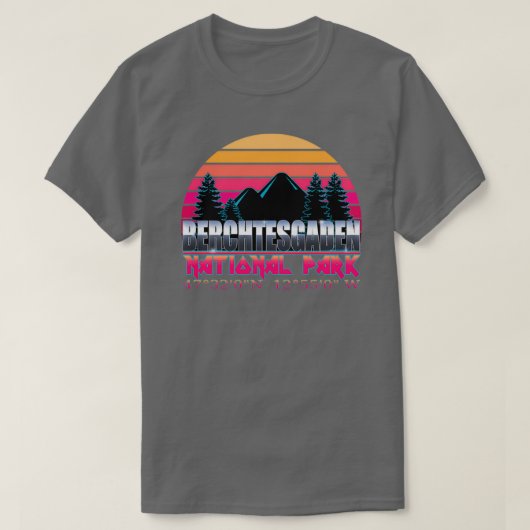 Nationaal park Berchtesgaden met gps-locatie 80 s T-shirt (Design voorkant)