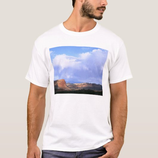 Nationaal park Capitol Reef, Utah. VS. Cumulus T-shirt (Voorkant)