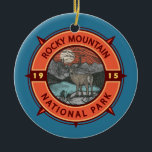Nationaal park Elk Retro Compass Keramisch Ornament<br><div class="desc">Rocky Mountain-vectorkunstontwerp. Het park staat bekend om de Trail Ridge Road en de Old Herfst River Road,  die over aspen en rivieren rijden.</div>