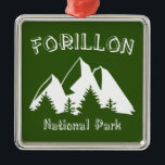 Nationaal park Forillon Metalen Ornament<br><div class="desc">Forillon werd in 1970 creëer en was het eerste nationale park in Quebec. Het zee omvat onder andere bosgebieden,  kwelders,  zandduinen,  kliffen en het oostelijke uiteinde van de Appalachen.</div>