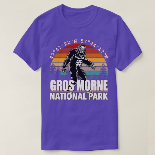 Nationaal Park Gros Morne Bigfoot met GPS T-shirt (Design voorkant)