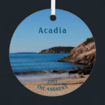 Nationaal Park Sand Beach Blue Acadia Metalen Ornament<br><div class="desc">National Park Sand Beach Blue Acadia Metal Ornament. De eerste halte op de Acadia National Park Loop is Zand Beach. Pas dit prachtige afbeelding met hoge resolutie aan met uw familienaam,  en het jaar dat u bezocht.</div>