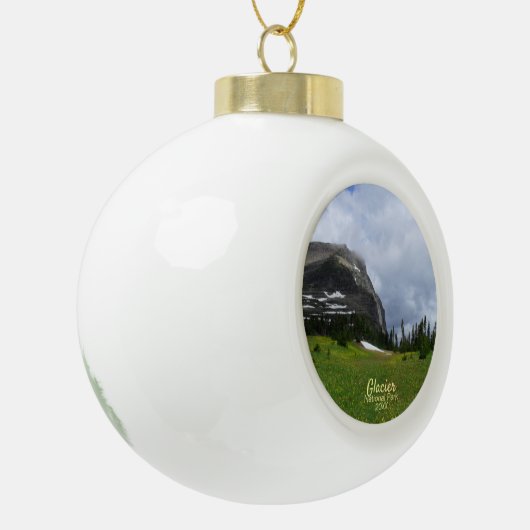 Nationaal park van het berggebied en het weeshuis keramische bal ornament (Links)