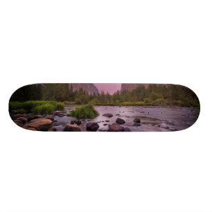 Nationaal park Yosemite in Dusk Skateboard